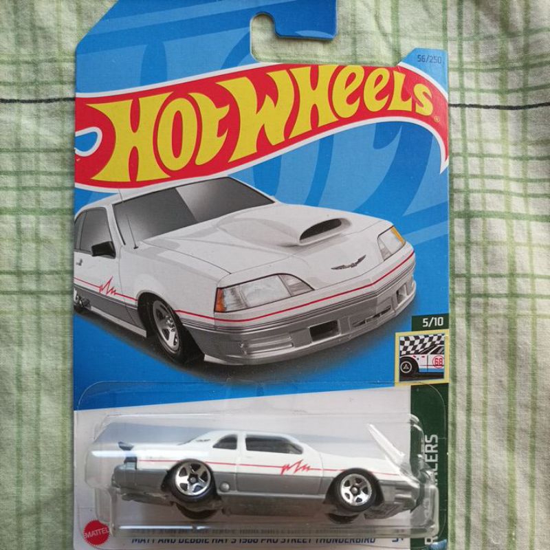 Hot Wheels Matt and Debbie Hay's 1988 Pro Street Thunderbird - Retro Racers