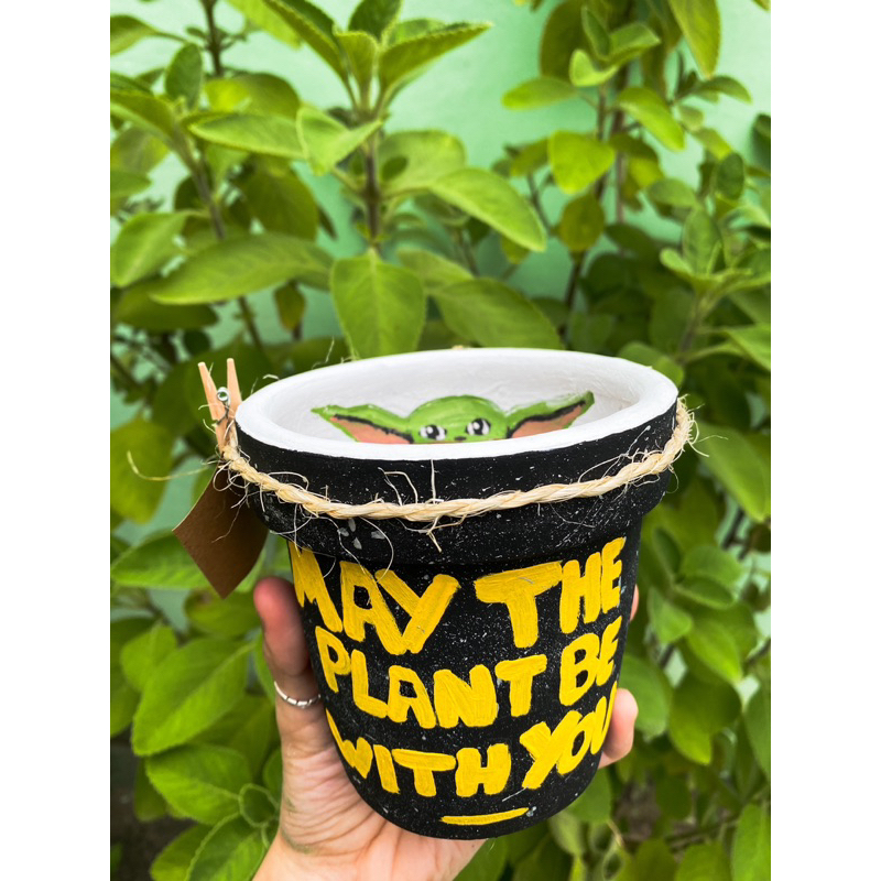 Vaso barro may the plant stay with you | decoração | star wars | vaso para planta | pintado a mão