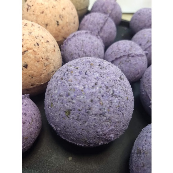 Esfera efervescente GRANDE para banheira | Hidromassagem | Com óleos essenciais | Bath bomb Bomba de banho | Natural e Vegano