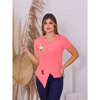 CAMISETA MANGA CURTA COM FLORZINHO NO PEITO