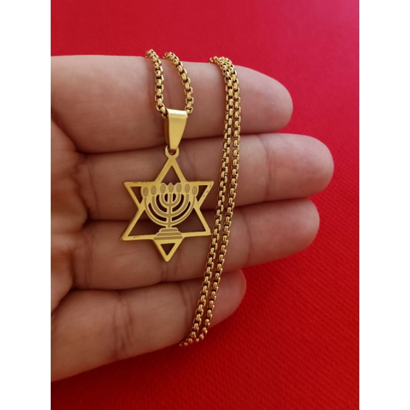 Corrente com Pingente  Menorah Estrela Escudo de Davi