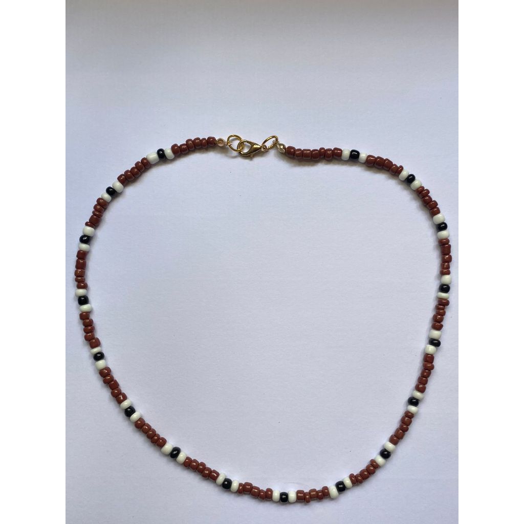 Colar Cobra coral de miçanga / choker de miçanga cobra snake / gargantilha tricolor / colar de miçanga três cores marrom preto e branco