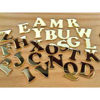 Letras em Acrílico Espelhado Dourado 2CM - 10 UNIDADES