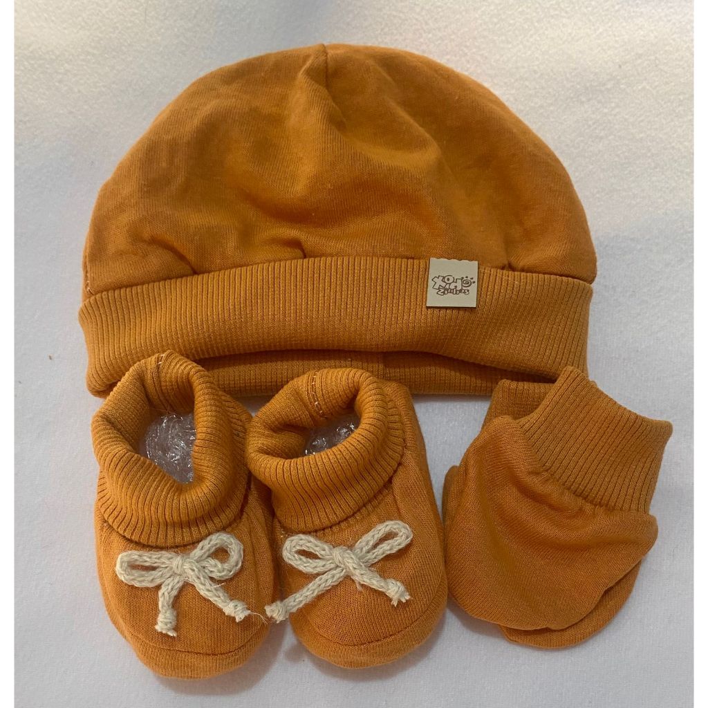 Kit Malha Bebê RN - Touca, Luvas e Sapatinho » Leve, Macio, Enxoval, Saída Maternidade em Oferta na Shopee