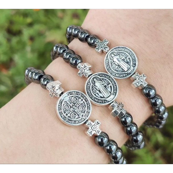 kit 3 Pulseiras Hematita - Medalha De São Bento / Cruz Malta em Oferta na Shopee