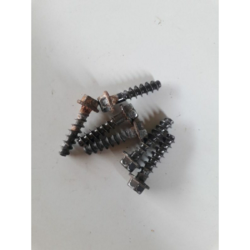 Jogo com 6 parafusos da base do tanque da lavadora eletrolux 6kg a 12kg usado excelente