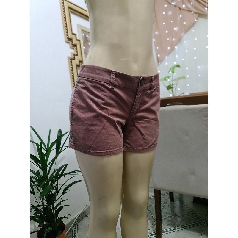 Short Feminino GAP Modelo Hedley Tamanho EUA 4 Brasil Tamanho 38