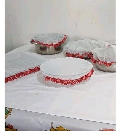 Cobre alimentos no kit com 5:assadeira ,potes,bacias,janelas,saladeaira