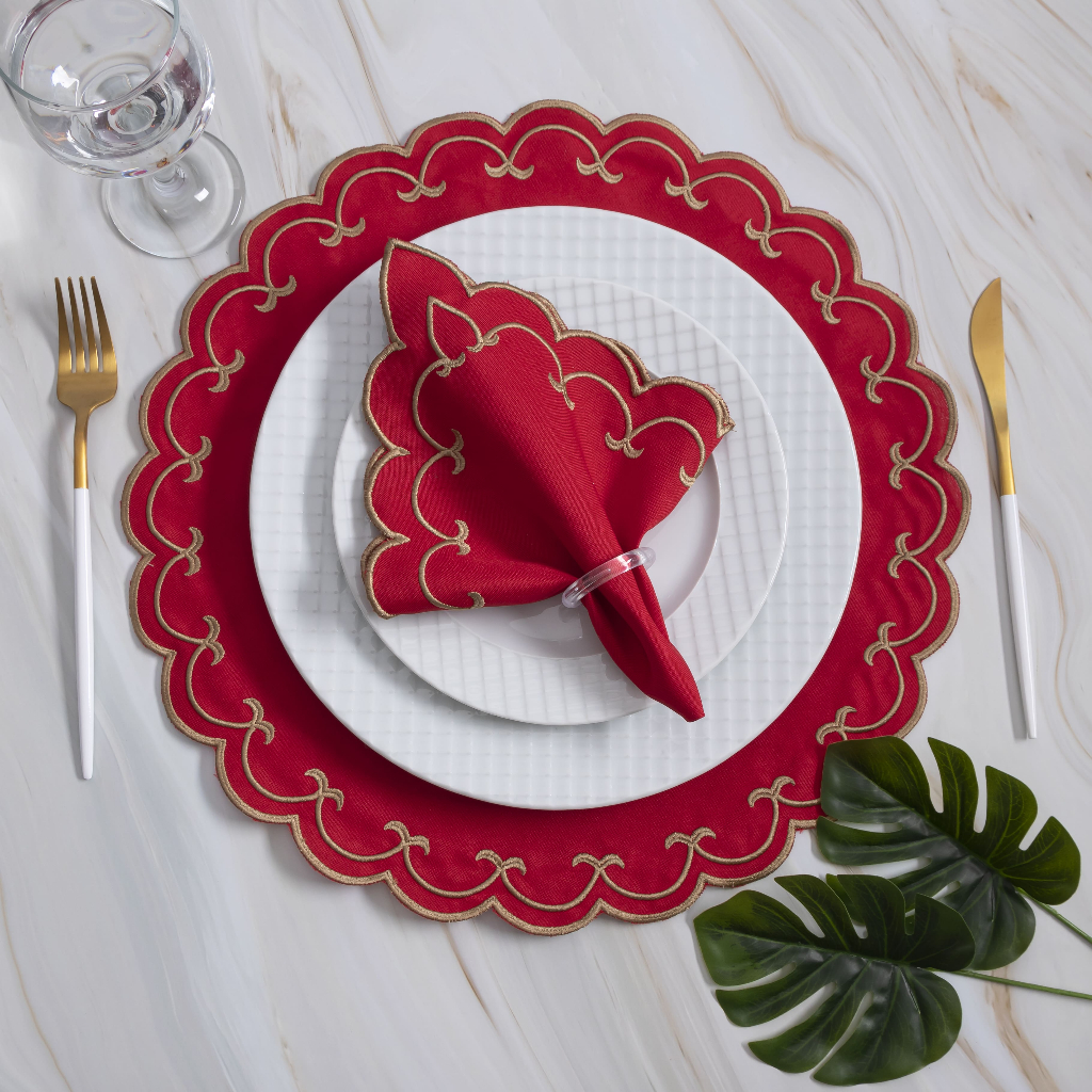 Kit Jogo Americano 8 peças com 4 sousplat Bordado (40cm x40cm) e 4 Guardanapos (35cm x 35cm)