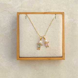 [ SEMI JÓIA ] Colar Delicado Casal de Filhos (45cm), Menino Menina Filha Filho Cristal Colorido com Pérola, Banhado em Ouro 18k Alto Padrão ou Prateado Anti Alérgico