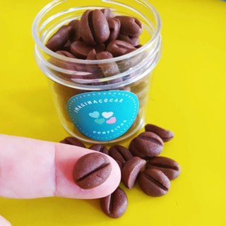 Grãos de café de açúcar para decorar doces, brigadeiros e chocolates