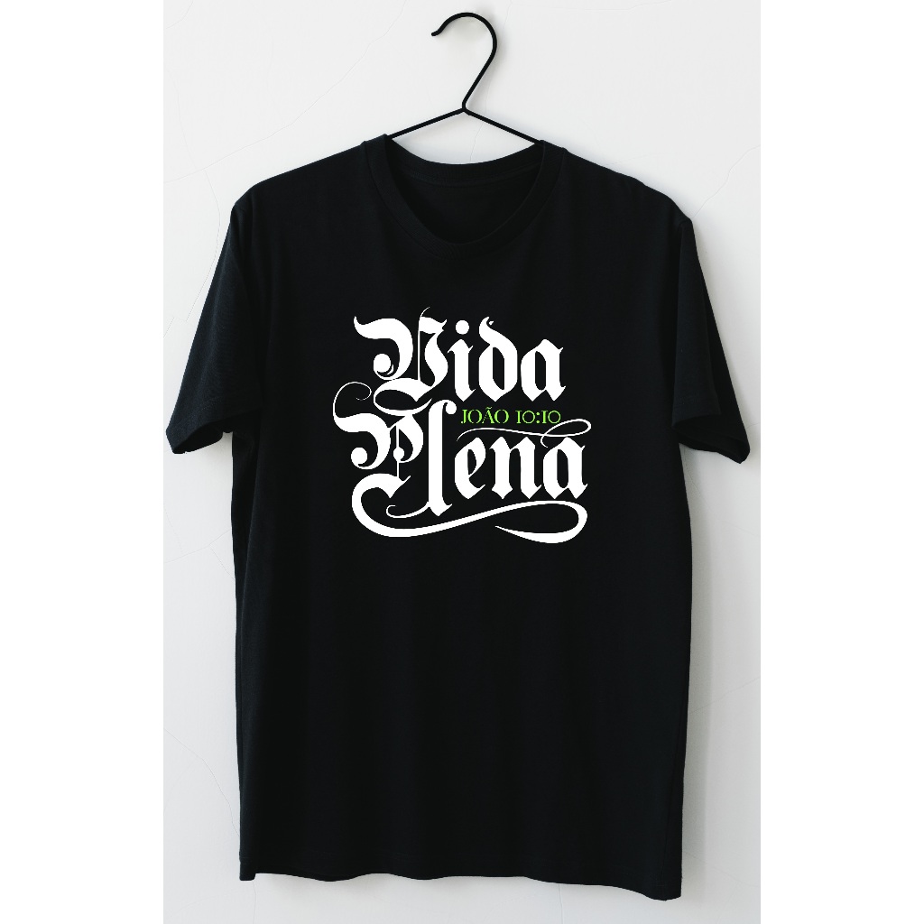Camiseta preta malha PV personalizada Vida Plena Jesus estampa cor branca premium antipilling antialergico