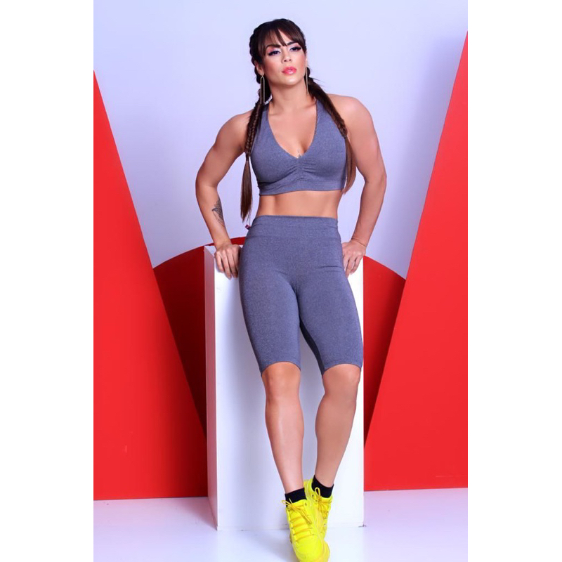 Bermuda Ciclista Suplex Ate o Joelho Feminina Academia Fitness Lisa Básica Caminhada Dança Zumba Pilates