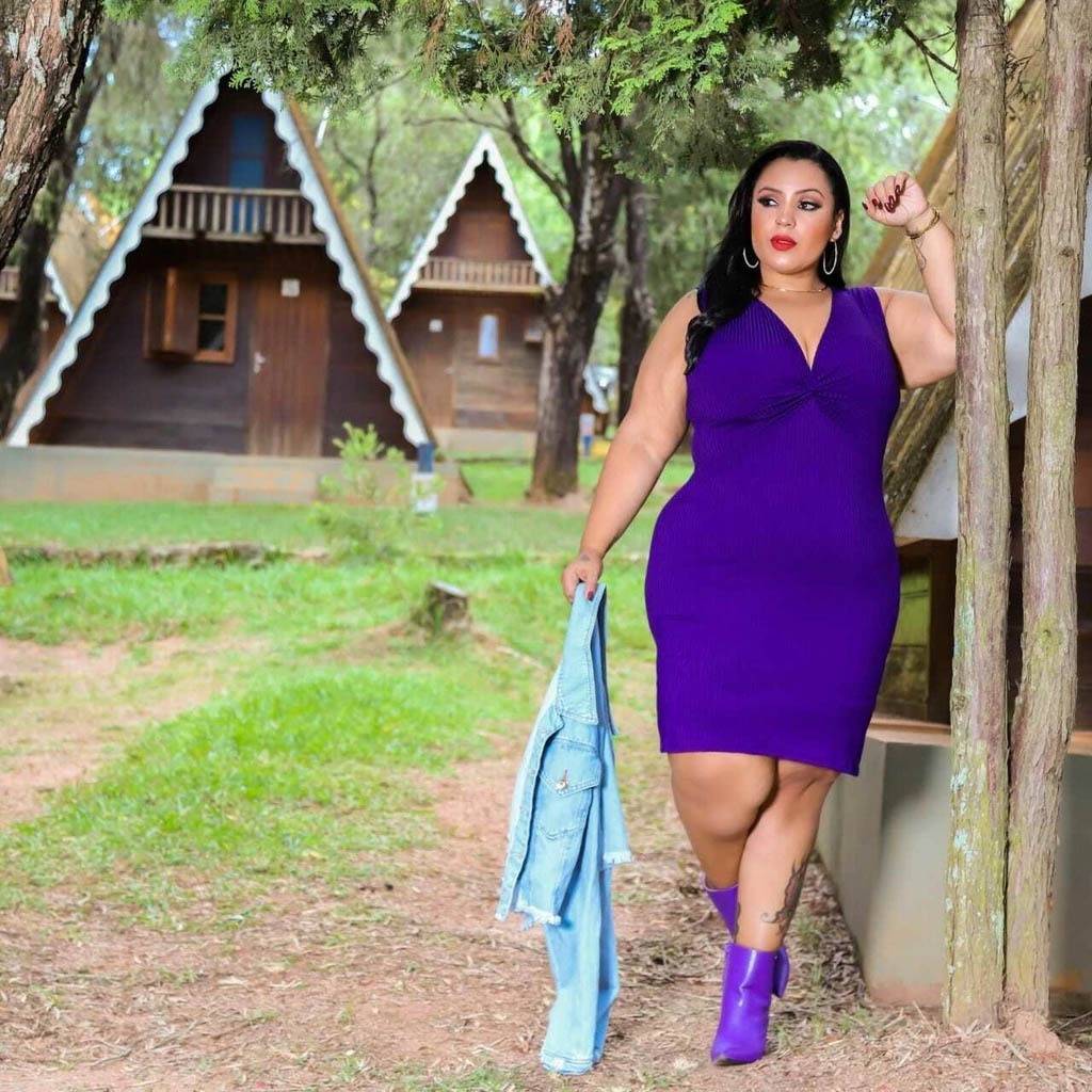 Vestido Feminino Plus Size Decote Nozinho