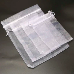 Kit 100 Saquinhos Organza 7x9 / 9x12 / 10x15 / 12x17 / 20x30 / 20x35 Branco Lembrancinha Natal Jóia Festa Casamento
