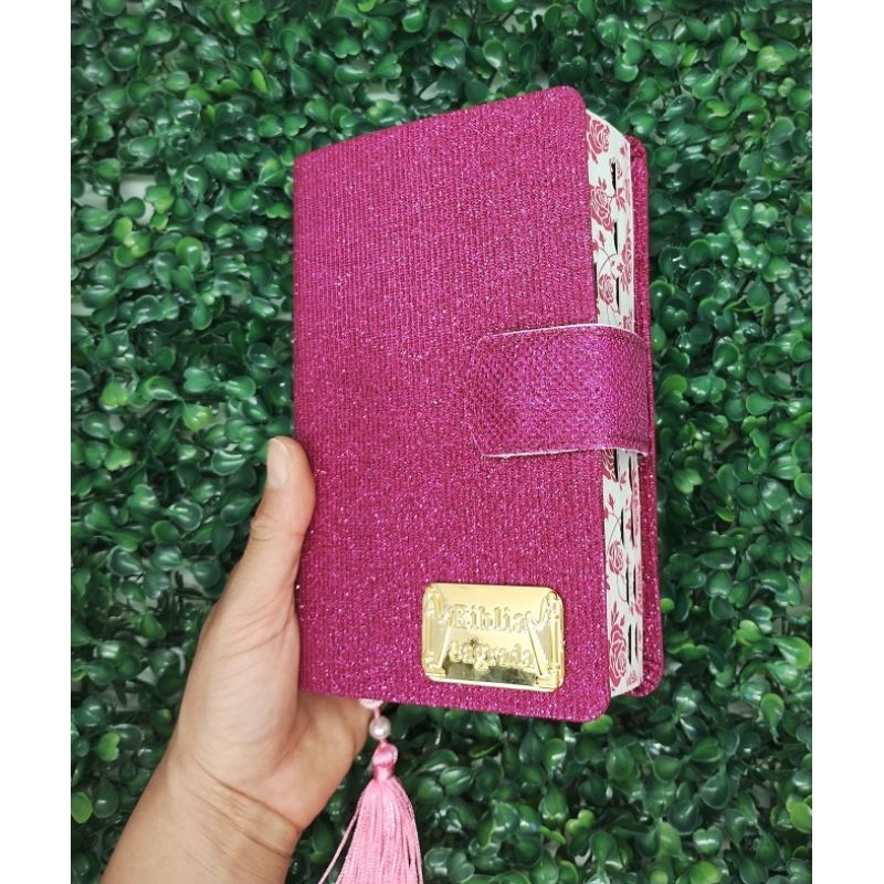 Bíblia Sagrada Pink com Glitter: Onde Comprar | BuscaProdutos
