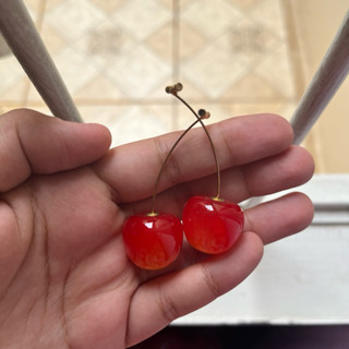 Brinco Cereja vermelho claro coreano moda coreana aesthetic tumblr fashion bonito leve em metal