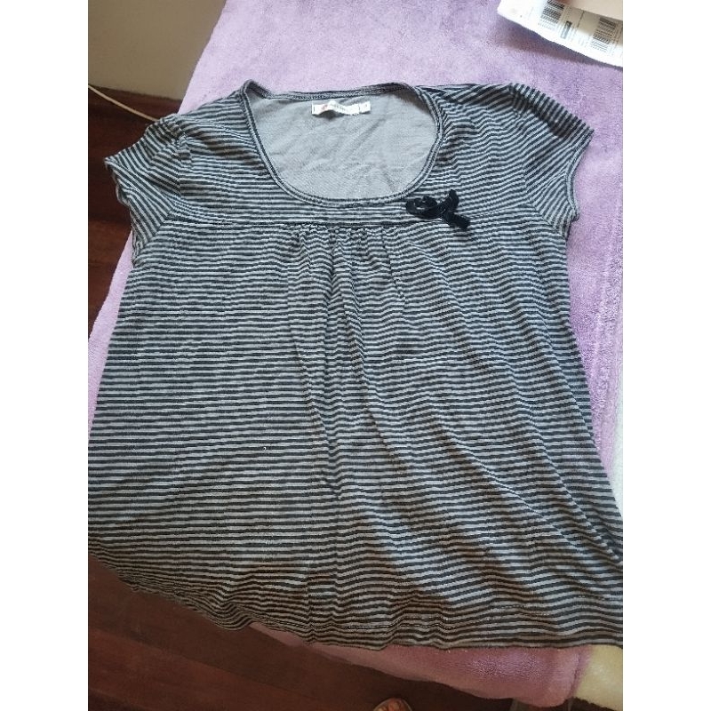 blusas infantis cinza, preto e branco, criança, com lacinho, tamanho P, brechó online