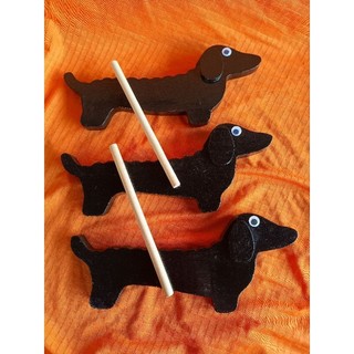 Cachorro reco reco Preto cada com baqueta musicalização contação de histórias