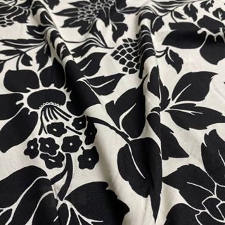 Tecido Viscose Floratta Branco e Preto 1,40m - Para Roupas 100%Viscose