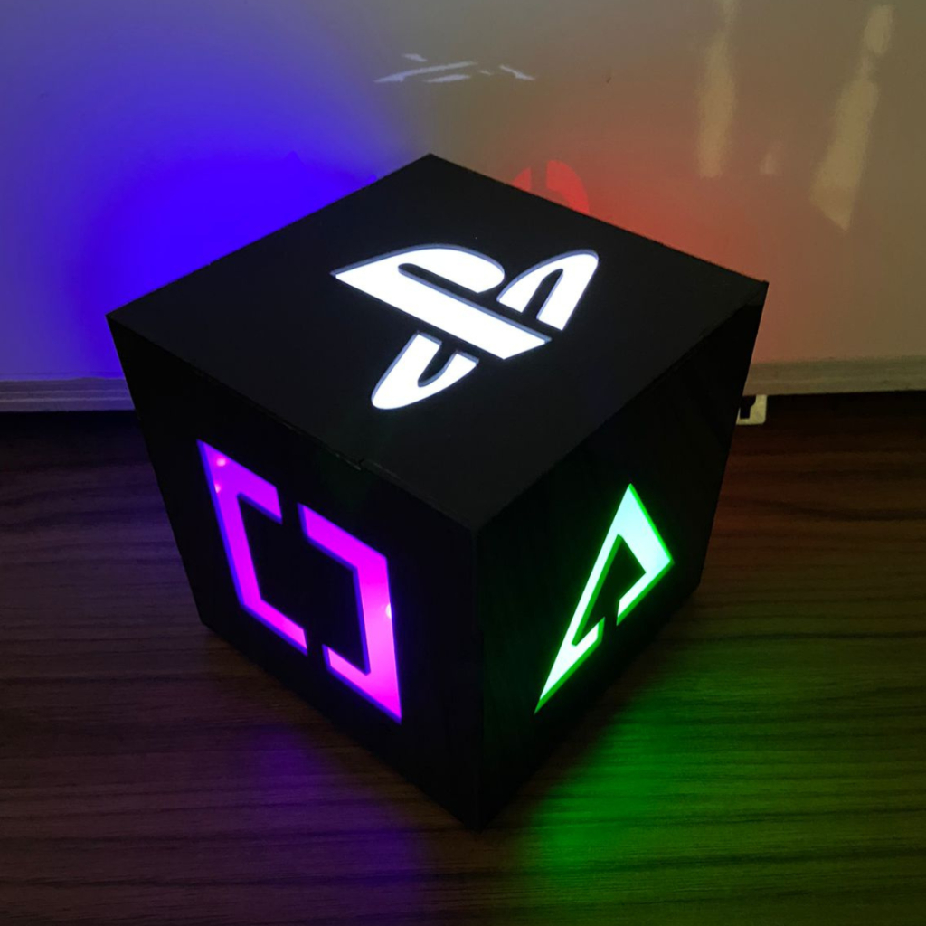 Mini Luminária PLAYSTATION V2 CUBO Abajur de mesa LED Gamer Geek Acrílico PSN Símbolos