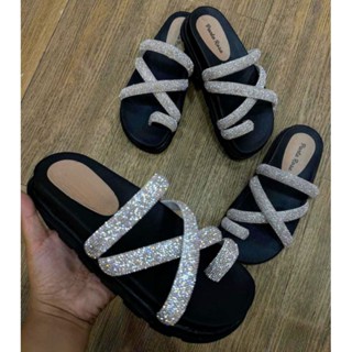 Sandália birken com strass solado tratorado