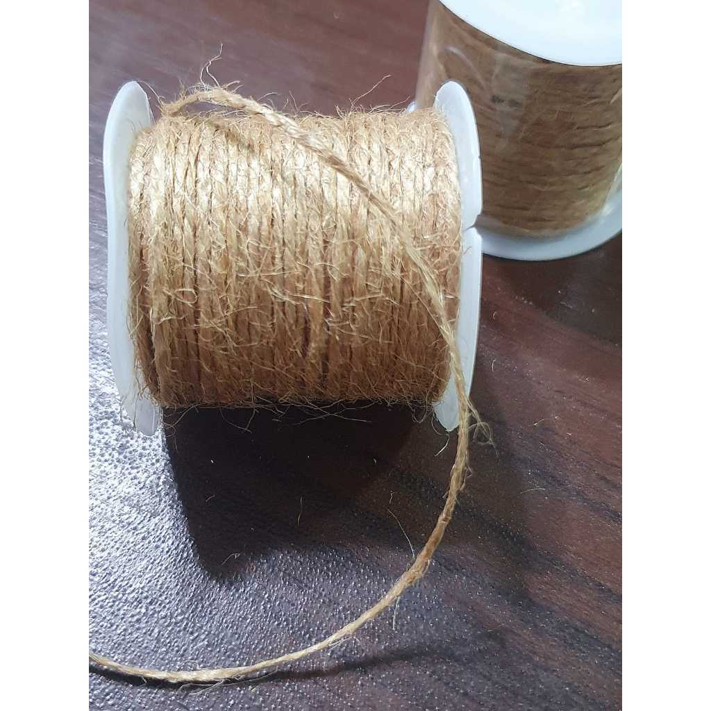Rolo Corda Barbante Cordão Fio De Juta Natural 1,5mm Para Artesanatos Rolo com 10 Metros em Oferta na Shopee