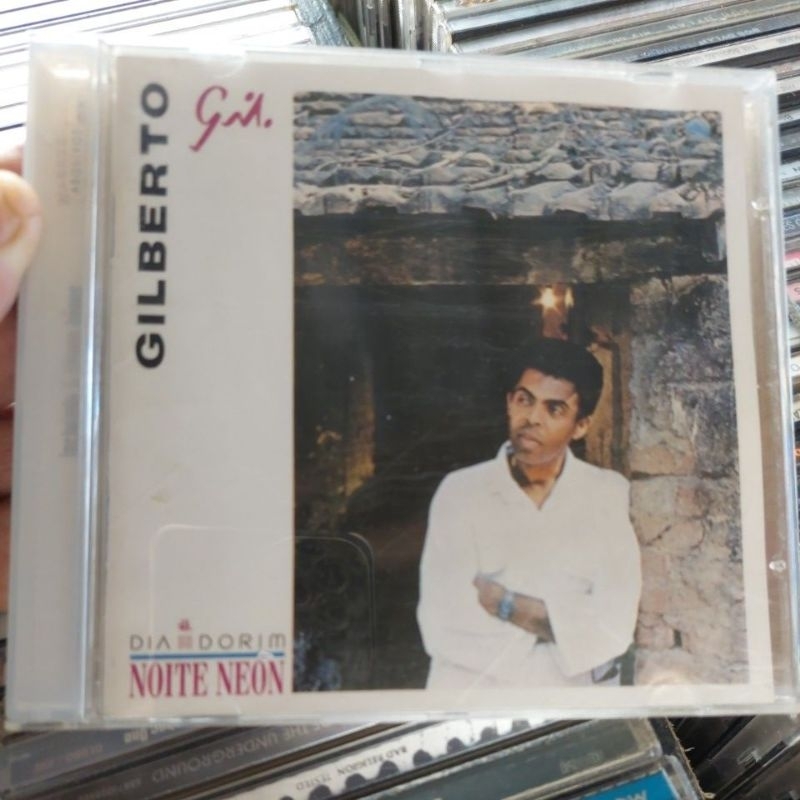 GILBERTO GIL DIA DORIM NOITE NEON CD USADO AC