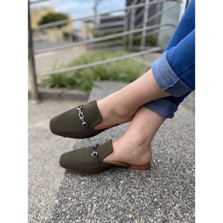 Sandalia Sapatilha Mule Verde Militar Rasteira Feminina Bico Quadrado Detalhe em Corrente Lancamento Super Promocao