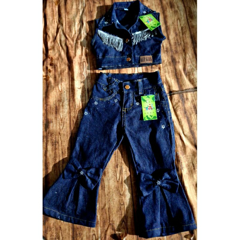 Conjunto Feminina infantil Calça Flare Camisa com Franja
