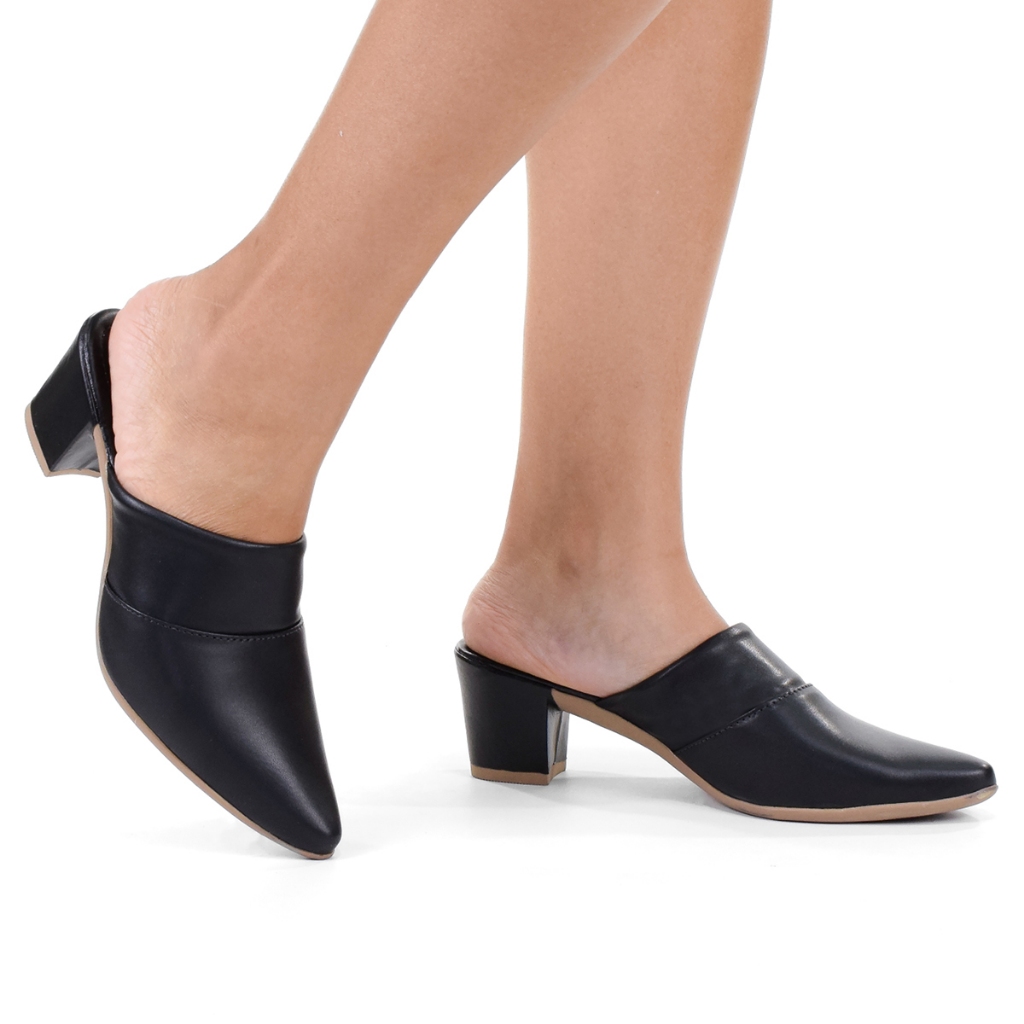 Scarpin Mule Feminino Madale Salto Bico Fino Preto Elegante Confortável