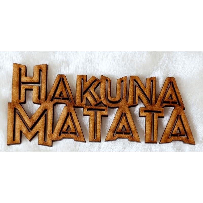 Hakuna Matata Rei Leão MDF Palavra Simba Personalizado Luxo Lembrancinha