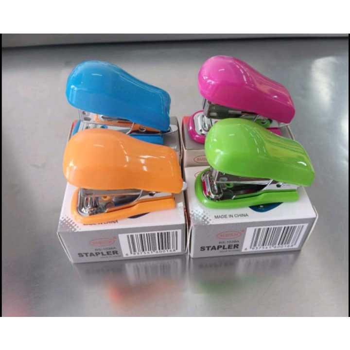 Mini grampeador pequeno portátil para estudantes venham conferir 6662 em Oferta na Shopee