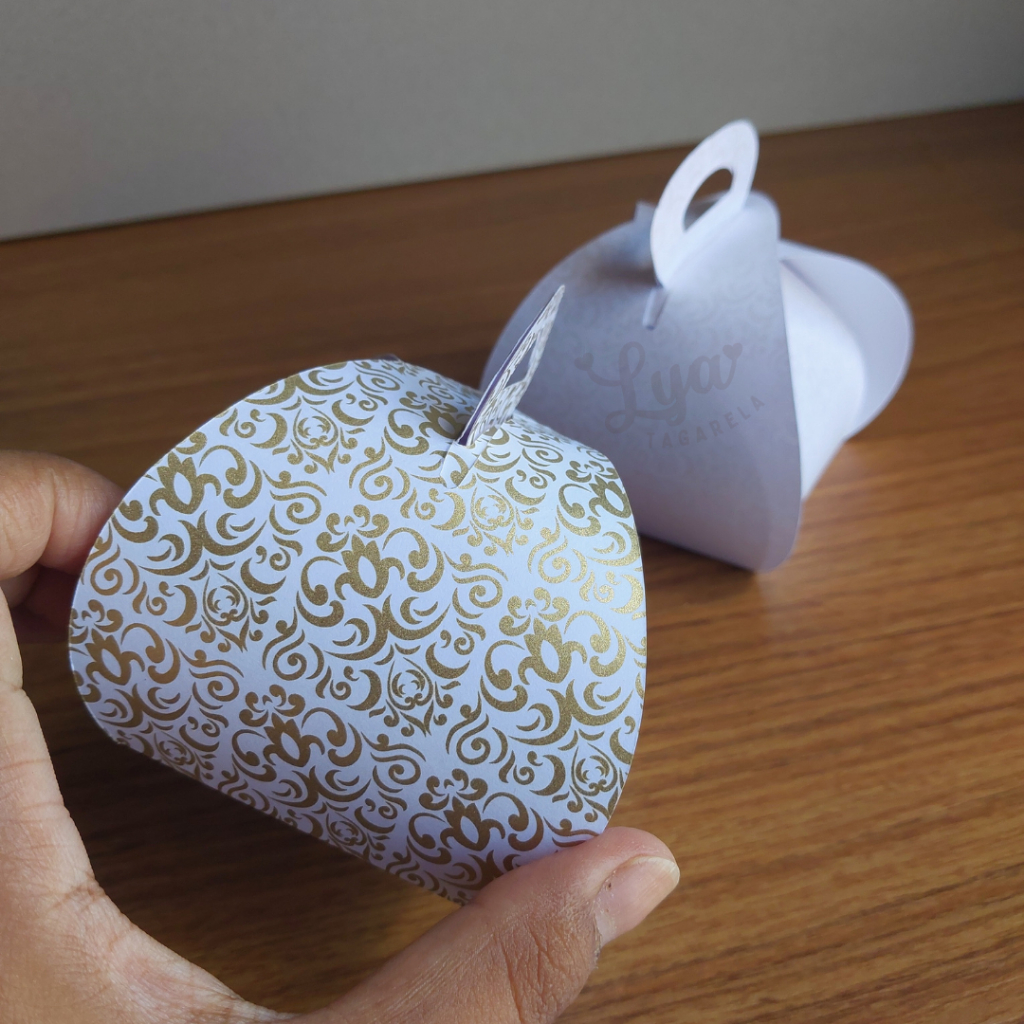 Caixa em Papel Arabesco Ouro ou Branco para Bem Casado, Bem Nascido, Bem Vivido, Brownie