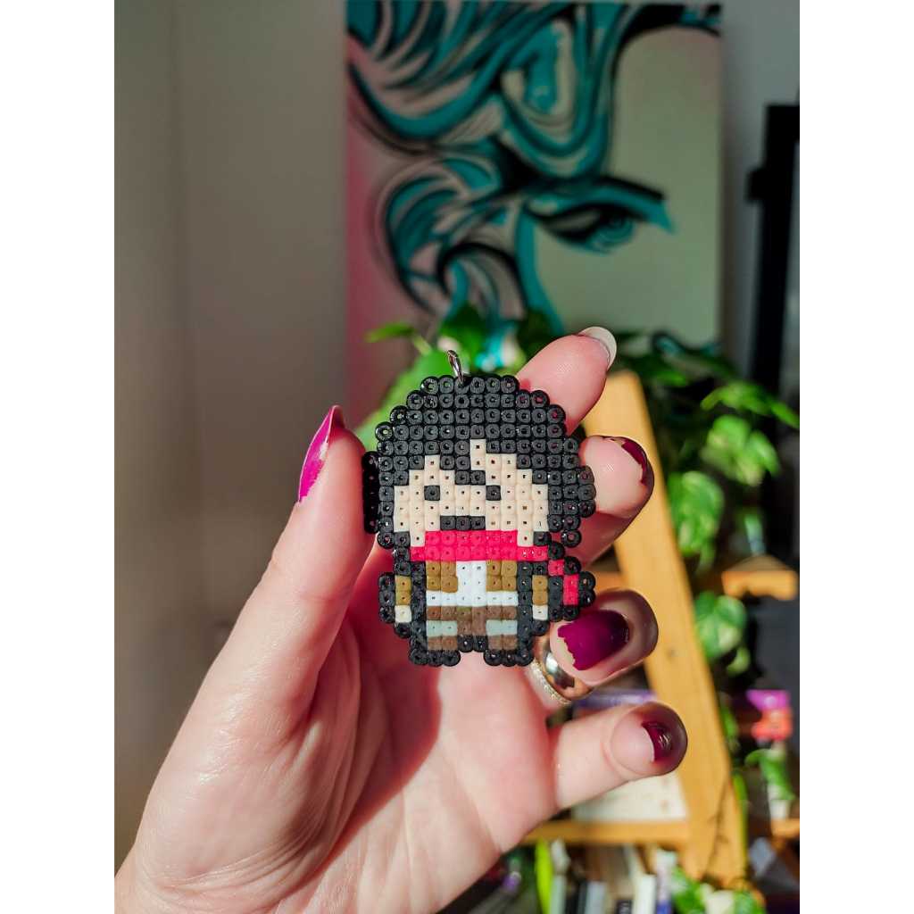 Chaveiro Mikasa attack on titan pixel art