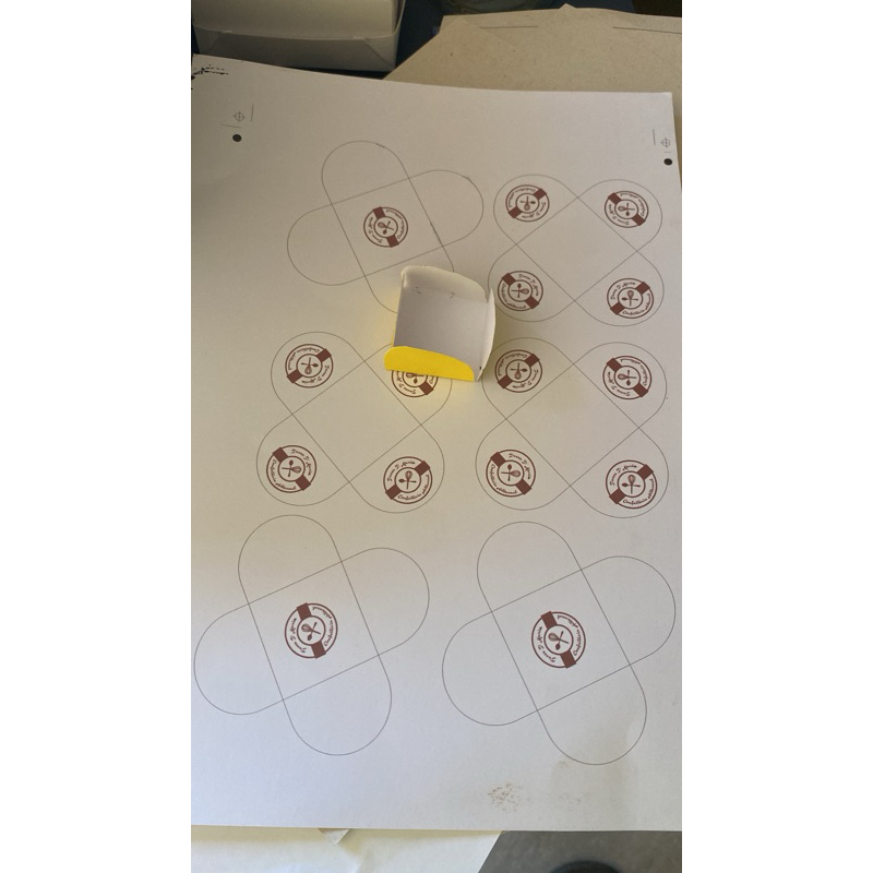 6 mil forminha branca Tamanho 3,5x3,5x2,5