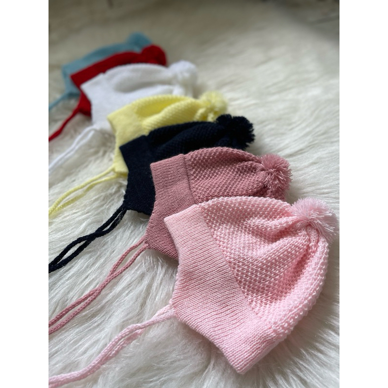 Touca / Gorro de Bebê em Tricô Antialérgico RN até 6 Meses – Proteção de Ouvido