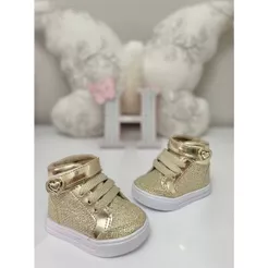 Botinha infantil dourada brilhante
