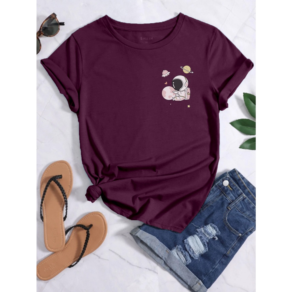 Camiseta Unissex Colorida Vinho Estampa Astronauta Apaixonado Nave Espacial Coleção Astronautinha B