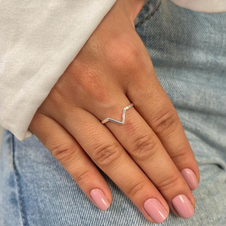 Anel Geométrico "V" Prata 925 Legitima