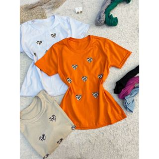Blusa Feminina T-Shirt Camiseta Manga Curta Gola Redonda Malha 100% Algodão Desenho Coração de Leopardo