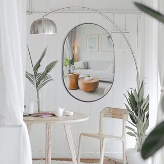 Espelho Orgânico Moderno Sala Quarto Banheiro Lavabo 64x44cm em Couro 3cm - Mod. Pílula em Oferta na Shopee