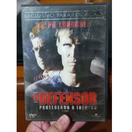 dvd o defensor protegendo o inimigo original