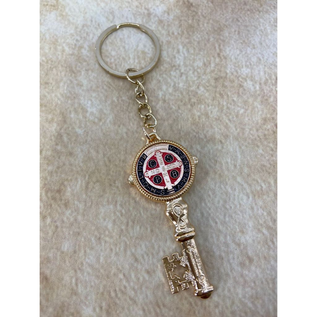 Chaveiro Chave São Bento Em Metal Dourado em Oferta na Shopee