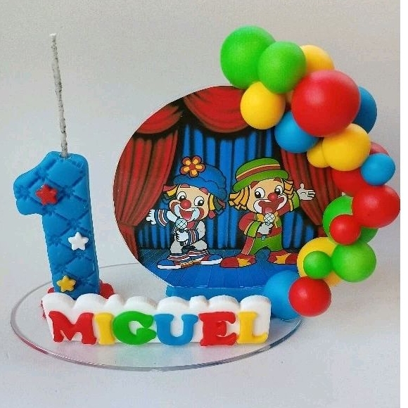 Vela em biscuit Patati Patatá. Topo de bolo Patati e Patatá personalizado com mini painel. Decoração e ornamentos/.
