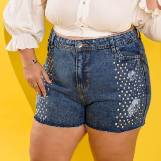 Short Jeans Feminino Plus Size Sem Lycra, Cintura Alta Detalhe De Brilho E Barra Diferenciada, Revesst Jeans.