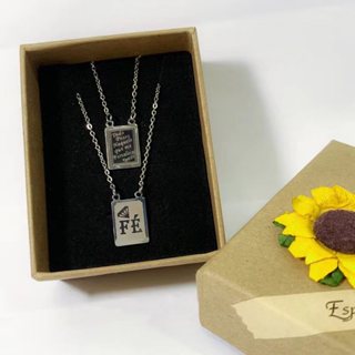Escapulário Duradouro: Cruz de Jesus e Pai Nosso em Prata e Aço Inoxidável 316L