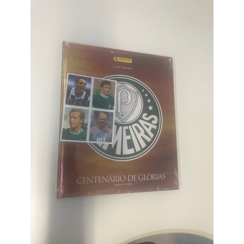 Album capa dura vazio do Palmeiras mais 4 figurinhas autografadas