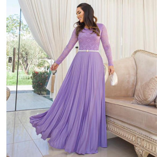 Vestido Longo renda e crepe suave, manga longa acompanha cinto de perola moda festa.