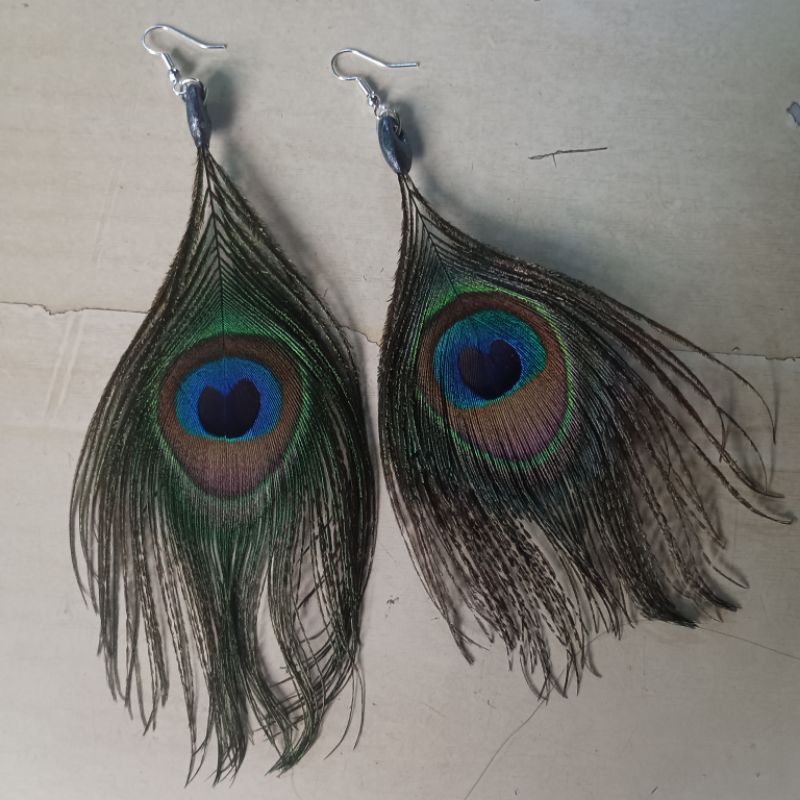 Par / brinco solitário pena de pavão natural em Oferta na Shopee
